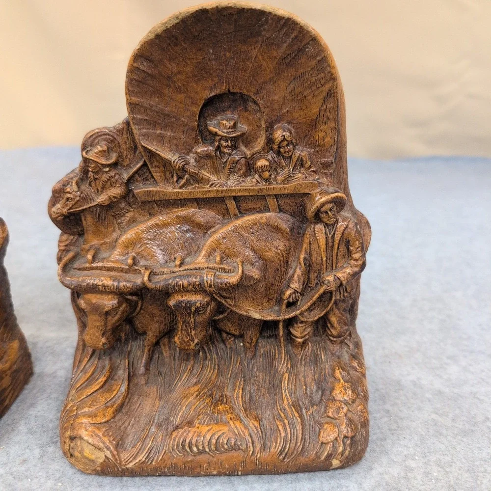 Vintage Western Covered Wagon Oxen Pioneer Bookends Set Rustic Faux Wood Resin - Picture 3 of 6